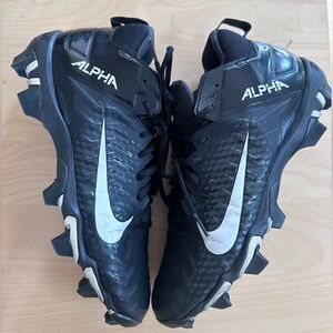 Men’s Black Nike Alpha Cleats EUC size 10